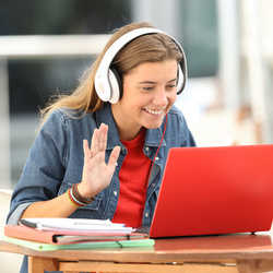 Angličtina online umožňuje učiť sa efektívne, pohodlne a vlastným tempom.